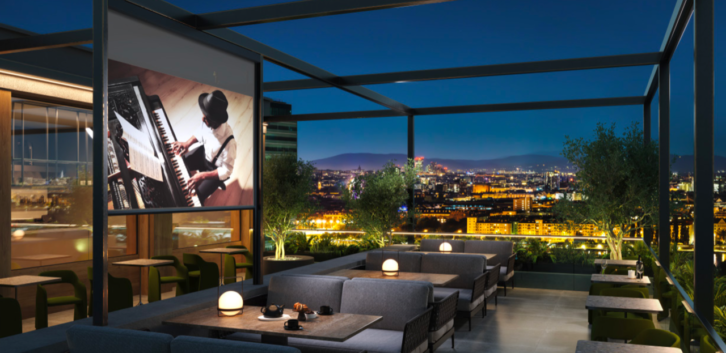 Screen Innovations Solo 3 Projection Screen – Outdoors