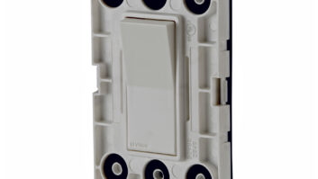 Leviton Decor Outdoor Switch - Cover off
