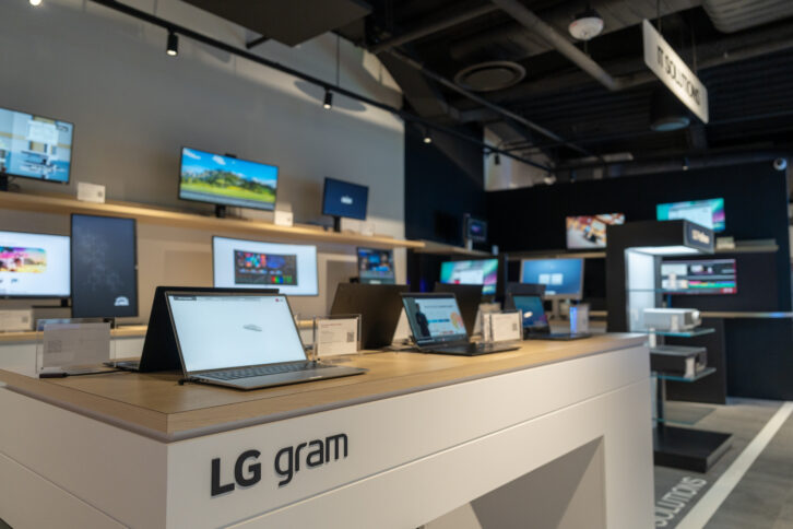 LG Business Innovation Center Showroom LG gram laptops