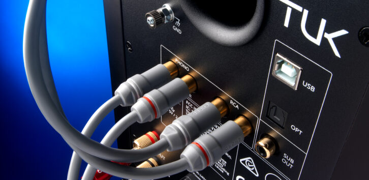 Chord Company Leyline RCA cables in use