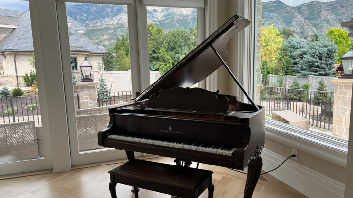 URC -Audio Wizards – Mountain Estate - Piano