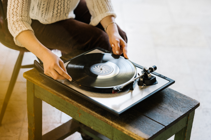 Specialty distributor Vana Ltd has announced that the REKKORD Audio M500 turntable is available in the U.S.