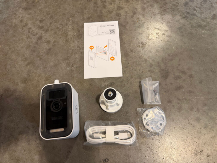 Alarm.com V731B 4MP Indoor/Outdoor Battery Spotlight Camera Unboxed