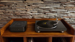 Denon DP-500BT Turntable – Lifestyle